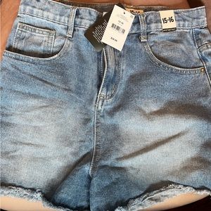 Cotton On Kids denim shorts - size 15/16, fit like a women’s 2-4 - NWT